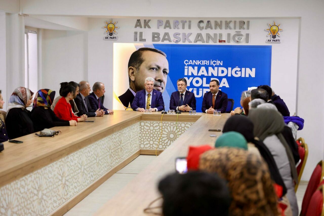 Bakan Yumaklı’dan AK Parti Çankırı İl Başkanlığına ziyaret