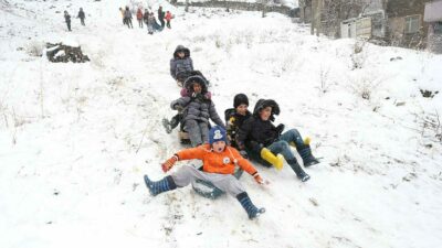 Bir ilde eğitime kar engeli!
