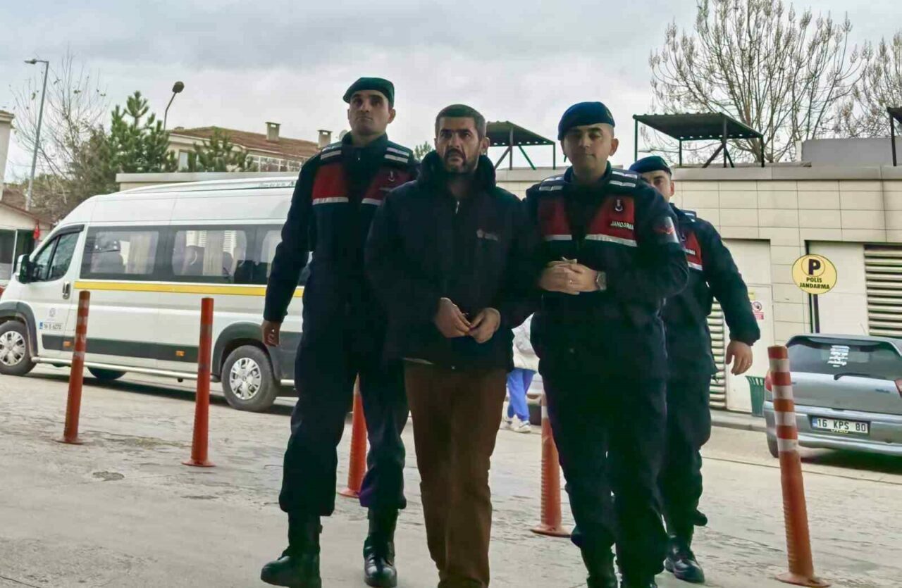 Bursa’da annesinden zorla para alan kişi tutuklandı Bursa’da annesinden zorla para alan kişi tutuklandı