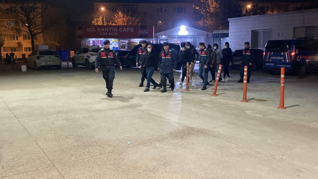 Bursa’da kaçak göçmen operasyonu Bursa’da kaçak göçmen operasyonu