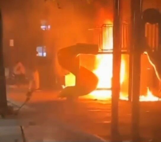 Bursa’da korku dolu anlar! Çocuk parkı alevlere teslim