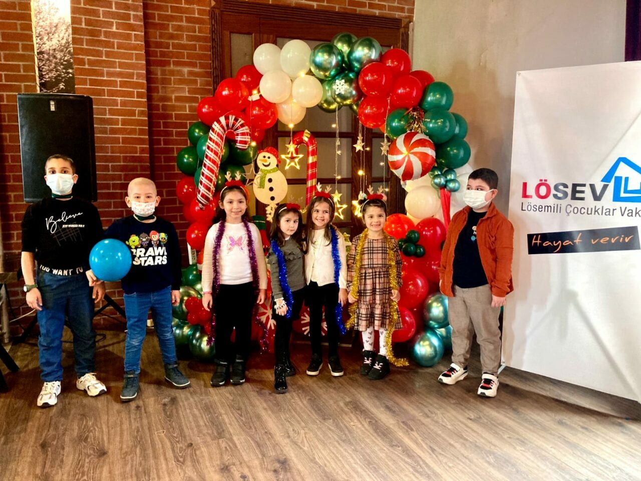 Bursa’da lösemili çocuklara yılbaşı etkinliği