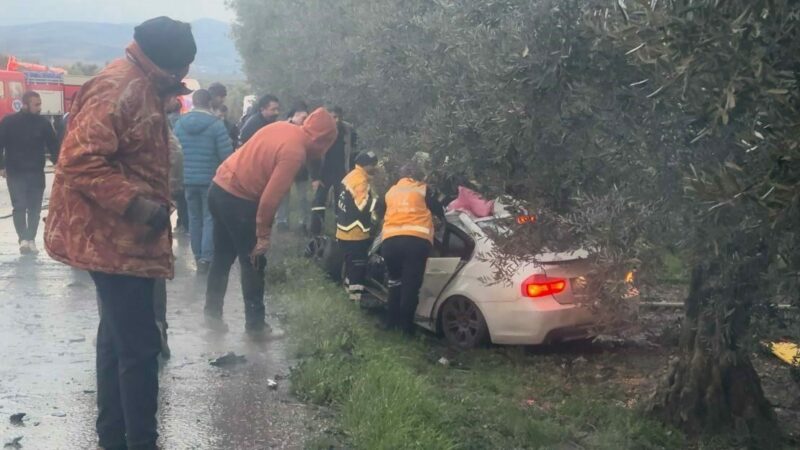 Bursa’da muhtarı öldüren feci kaza! Otomobille çarpışan tanker böyle patladı… Bursa’nın İznik ilçesinde tanker ile karşı şeritten gelen otomobil kafa