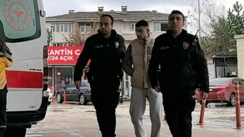 Bursa’nın İnegöl ilçesinde öfkeli oğul, babasını 6 bıçak darbesiyle ağır