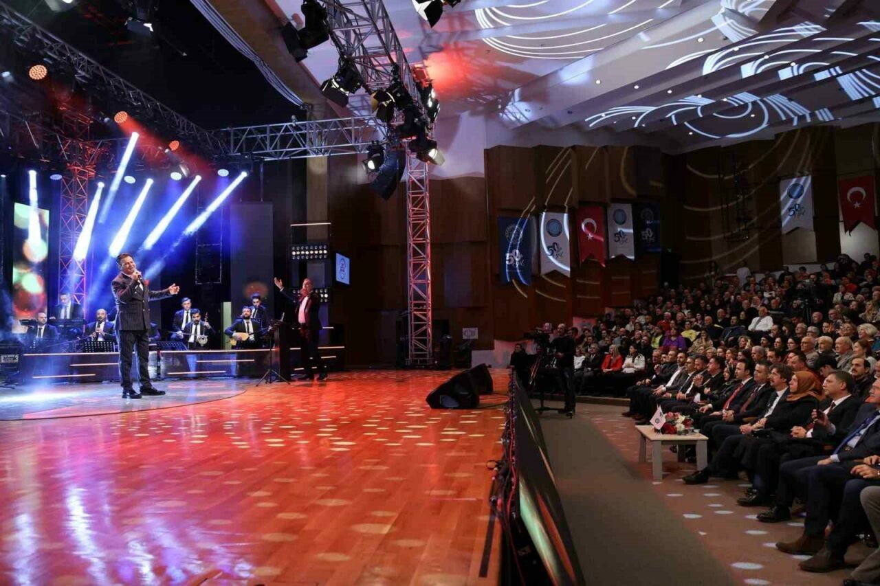 buu trt sanatcilari sehir konserlerinin bursa ayagina ev sahipligi yapti 115ce060aa3d