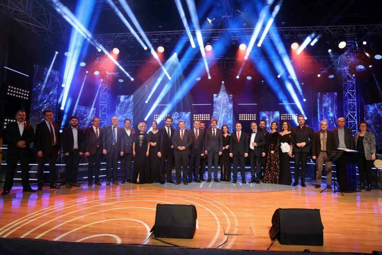 buu trt sanatcilari sehir konserlerinin bursa ayagina ev sahipligi yapti 7eed3a90ccab