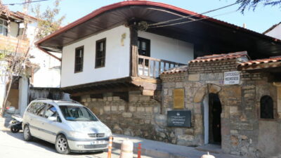 Çankırı'daki tarihi Çivitcioğlu Medresesi, kültür ve sanat merkezi olarak ziyaretçilerini
