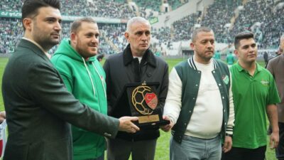 TFF Başkanı Hacıosmanoğlu’dan büyük övgü; ‘Bursaspor’un yeri Süper Lig’dir’