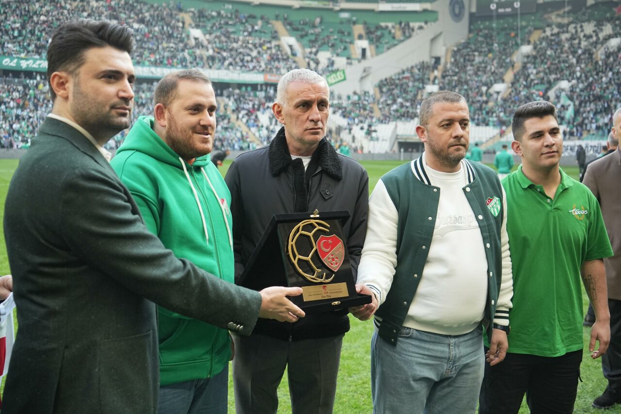 TFF Başkanı Hacıosmanoğlu’dan büyük övgü; ‘Bursaspor’un yeri Süper Lig’dir’
