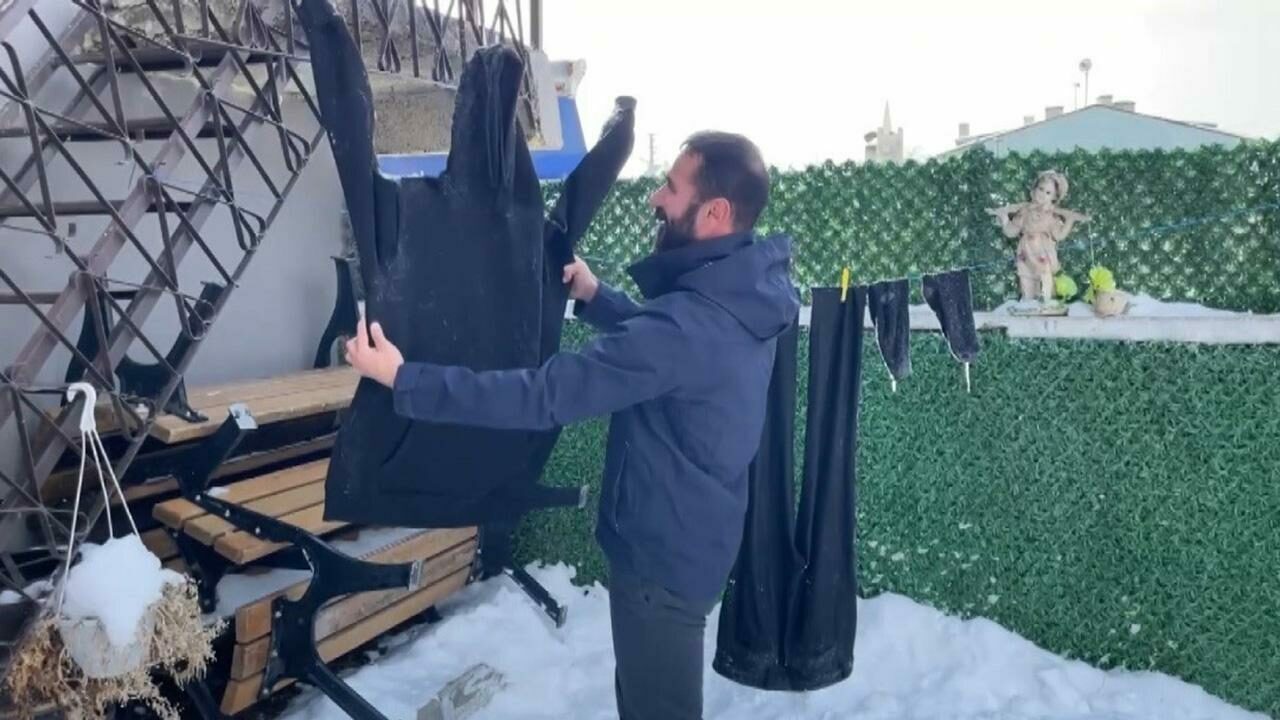 Doğu buz kesti: Çamaşırlar dondu, sarkıtlar oluştu Doğu buz kesti: Çamaşırlar dondu, sarkıtlar oluştu