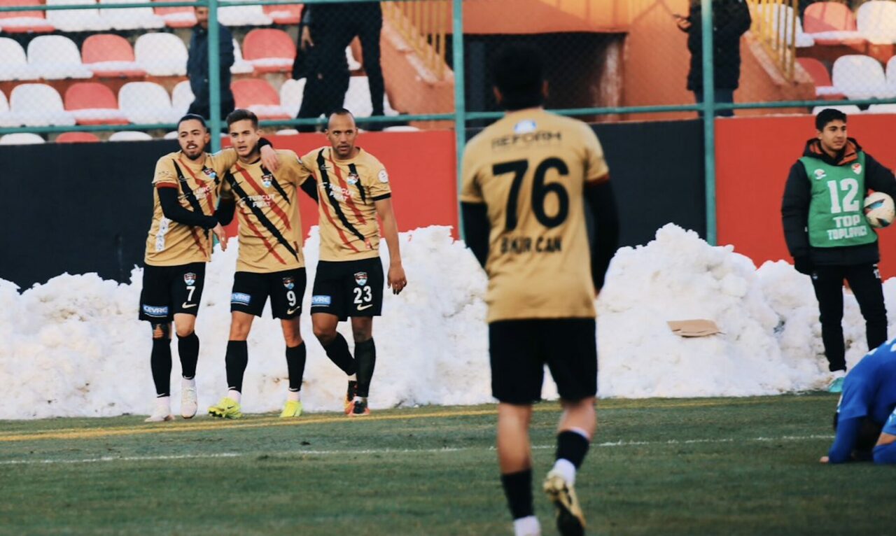 Bursaspor’un rakibi Vanspor’da tanıdık isimler!