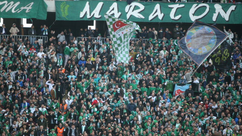 Bursaspor-Karşıyaka maçının taraftar sayısı belli oldu Atatürk Spor Kompleksi Matlı Stadyumu'ndaki karşılaşmayı 42 bin 680 taraftar