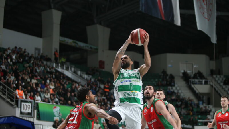 Türkiye Sigorta Basketbol Süper Ligi’nde play-off’a girme mücadelesi veren Bursaspor