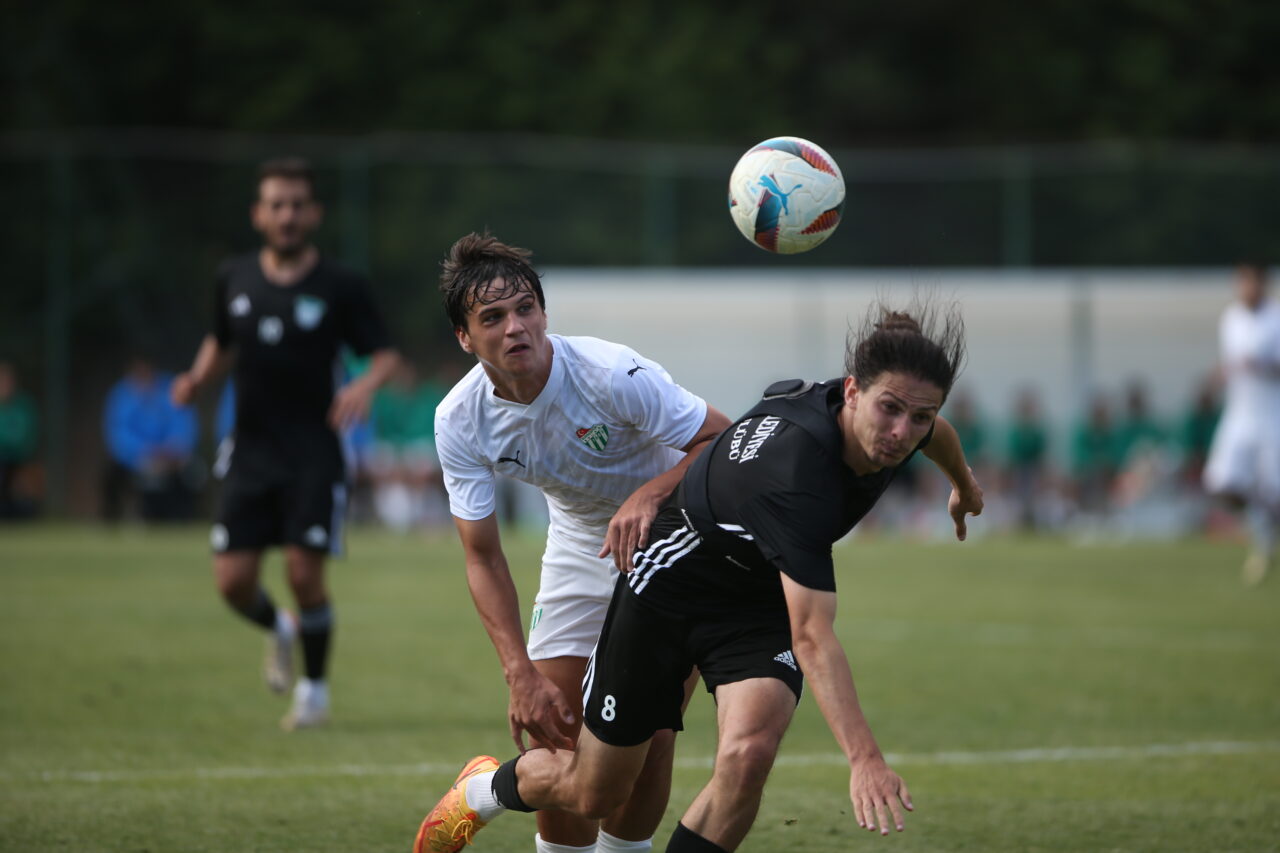 Bursaspor’dan genç isme 3 yıllık sözleşme