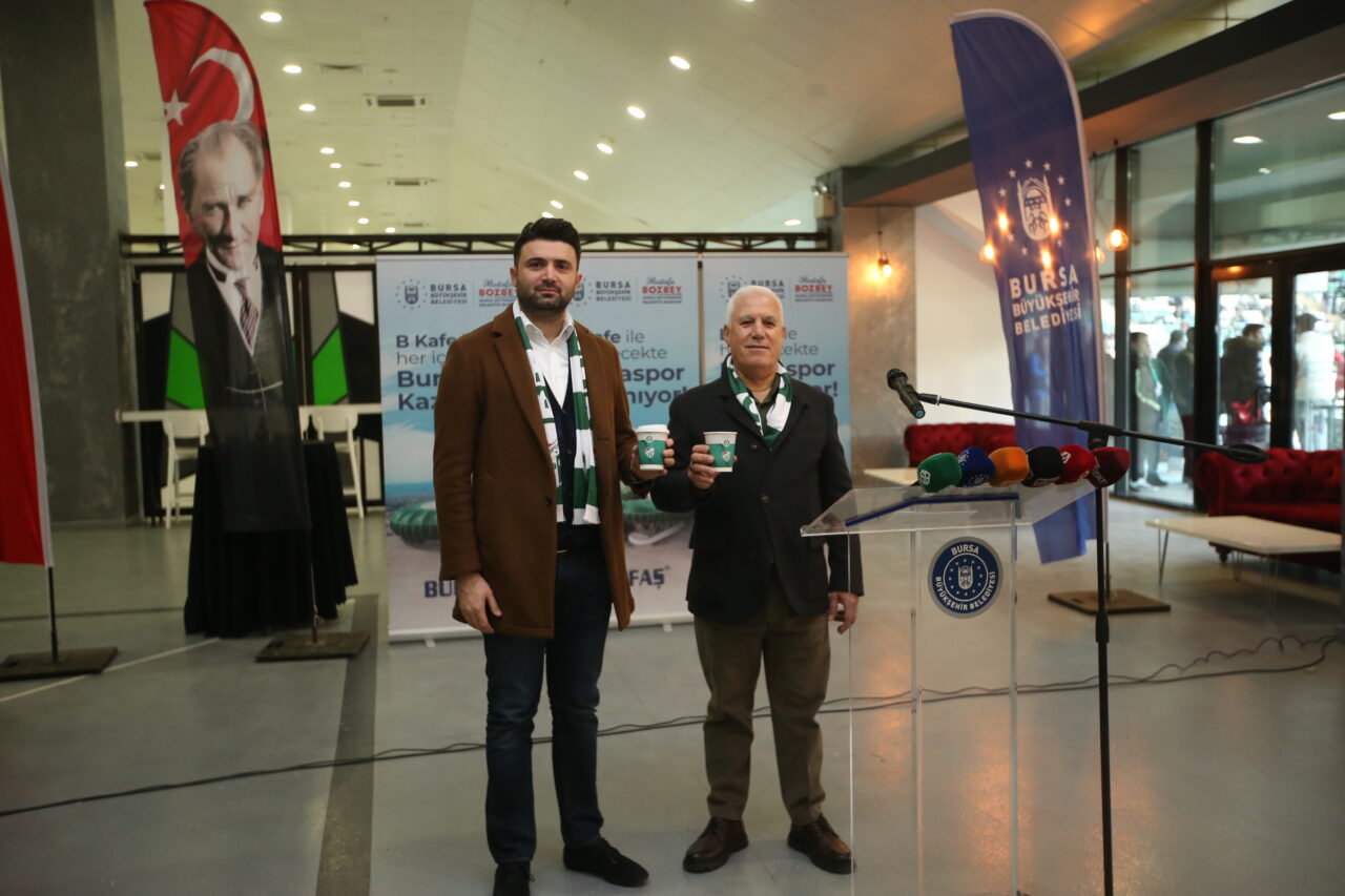 Bursaspor’a bir gelir daha! Maç öncesi tanıtıldı