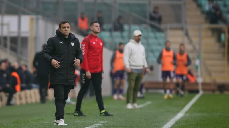 3.Lig’e Bursa damgası! 4 grubun zirvesinde bakın kimler var? 4 grup liderini de Bursaspor patentli teknik adamların çalıştırması dikkat