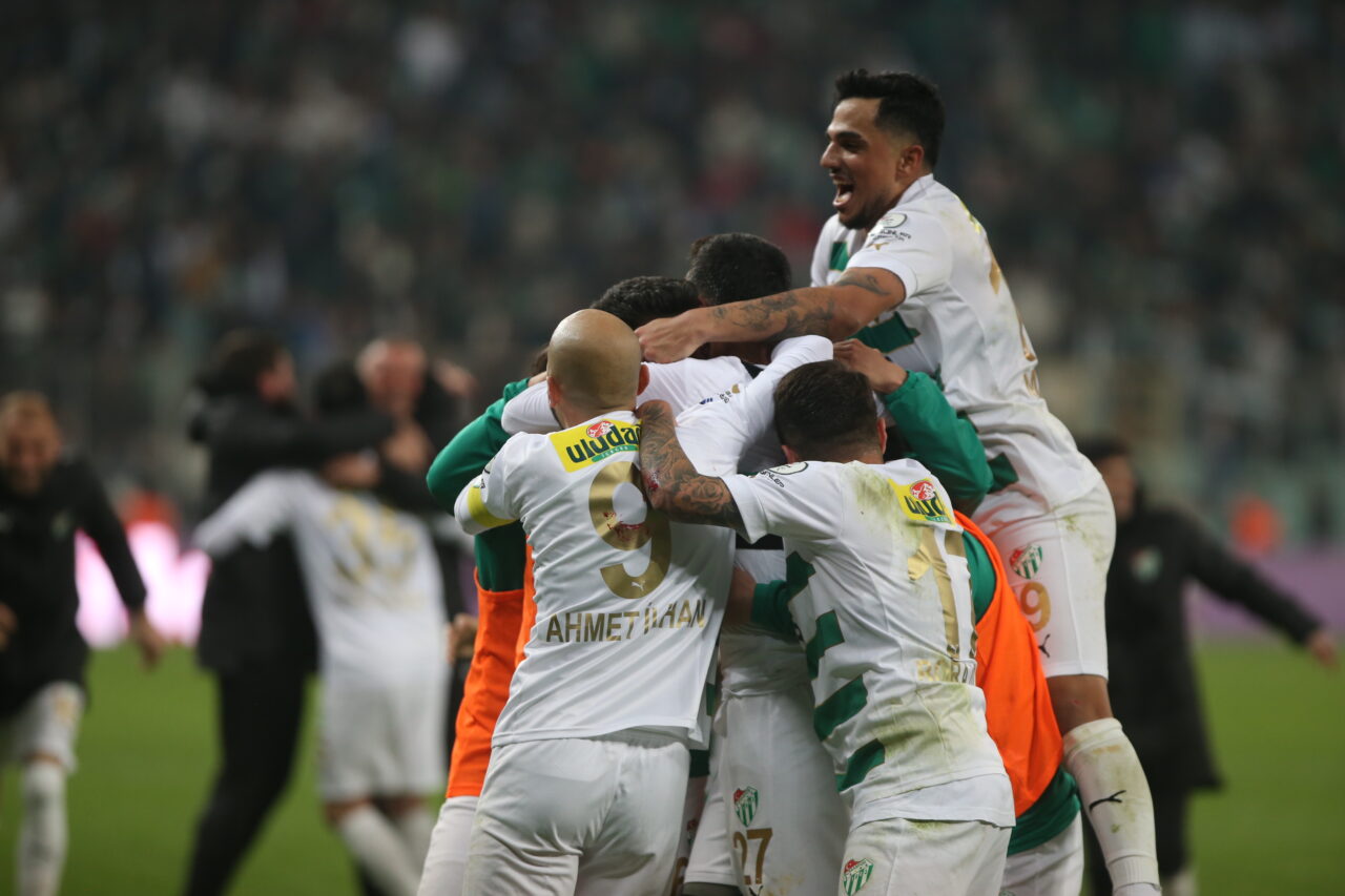 Bursaspor-Hopaspor maçında neler yaşandı? İşte tüm ayrıntılar… Bursaspor-Hopaspor maçında neler yaşandı? İşte tüm ayrıntılar…