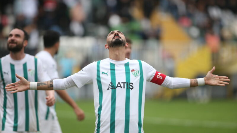 Bursaspor her alanda zirveye oynuyor Bursaspor, profesyonel liglerde 139 kulüp arasında en fazla gol atan