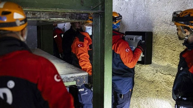 AFAD ekibi Şam’da: Sednaya’da yaşam izi aranıyor! AFAD ekibi Şam’da: Sednaya’da yaşam izi aranıyor!