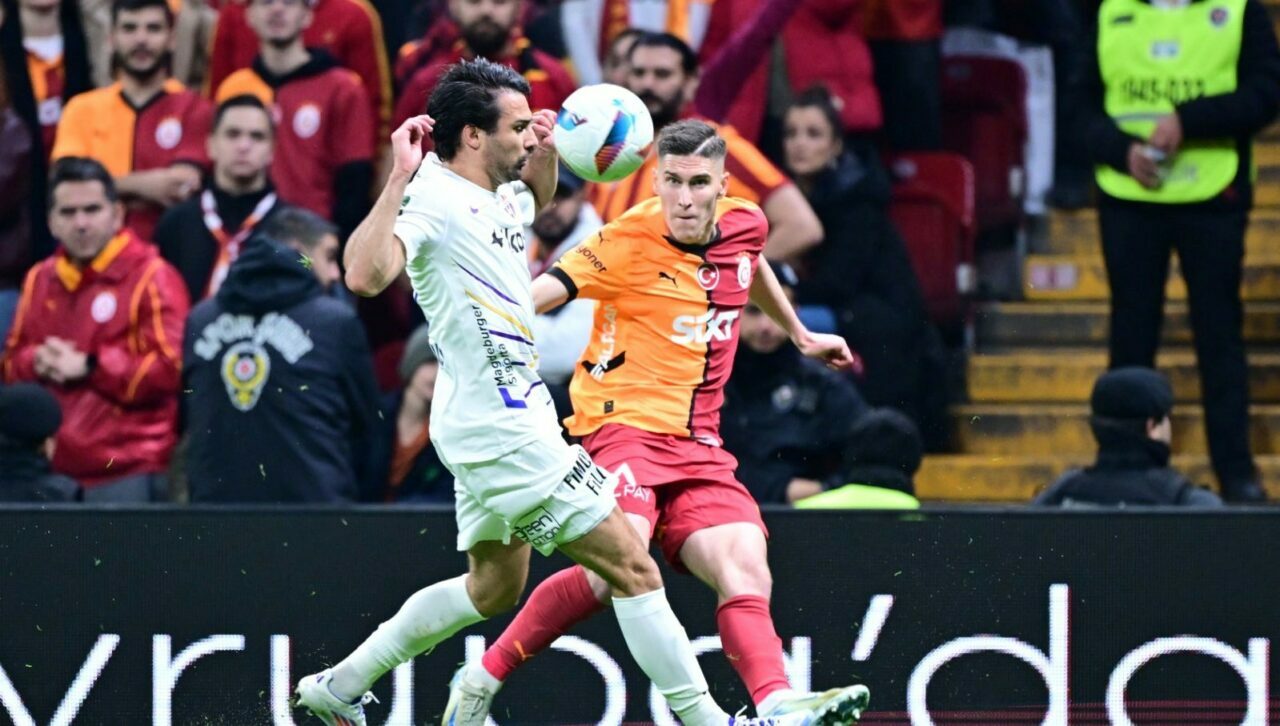 Galatasaray evinde 2 puan bıraktı