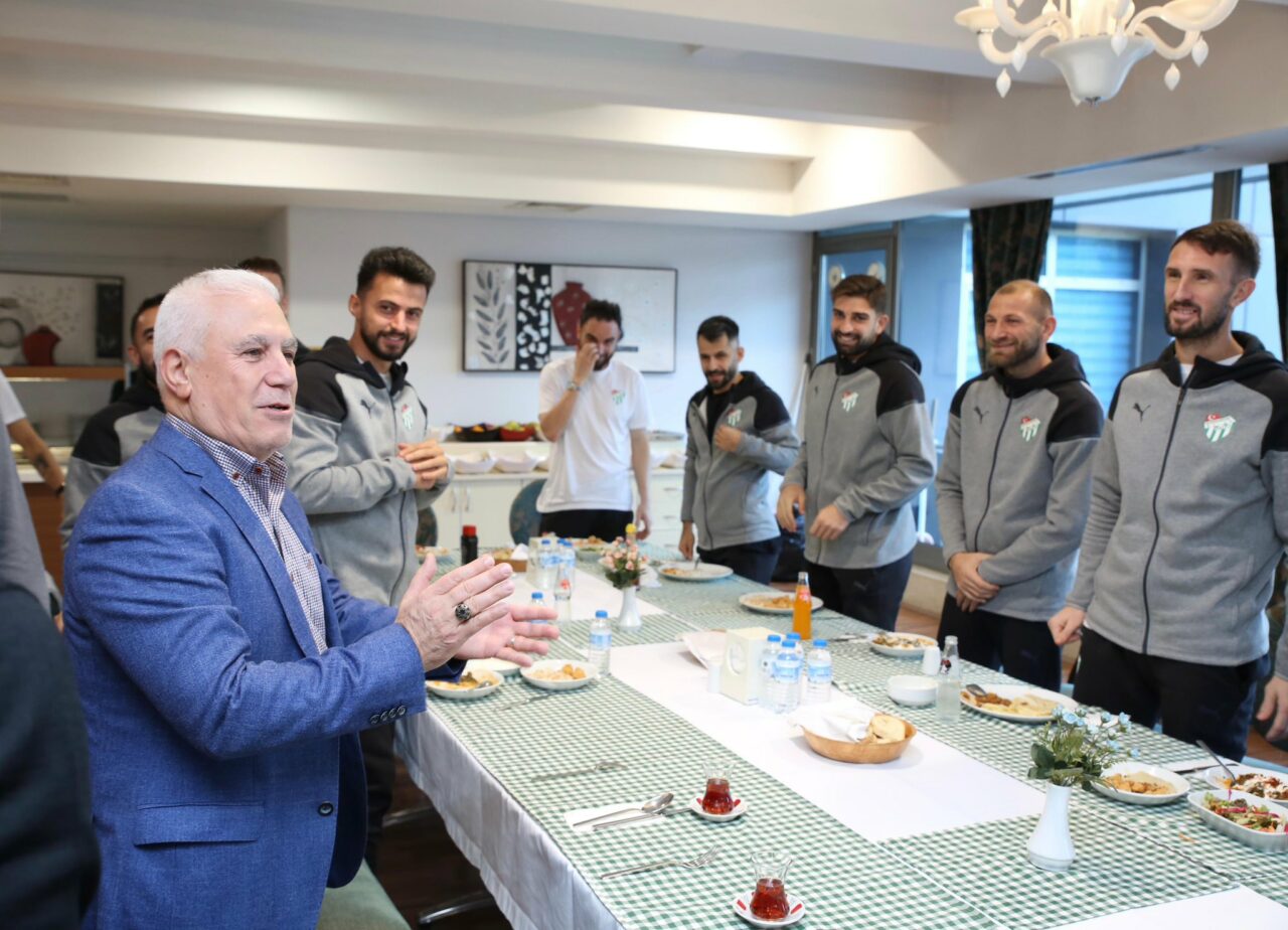 Başkan Bozbey’den Özlüce’de Bursaspor mesajı
