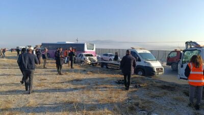 İki ayrı zincirleme kaza: 2 ölü, 15 yaralı