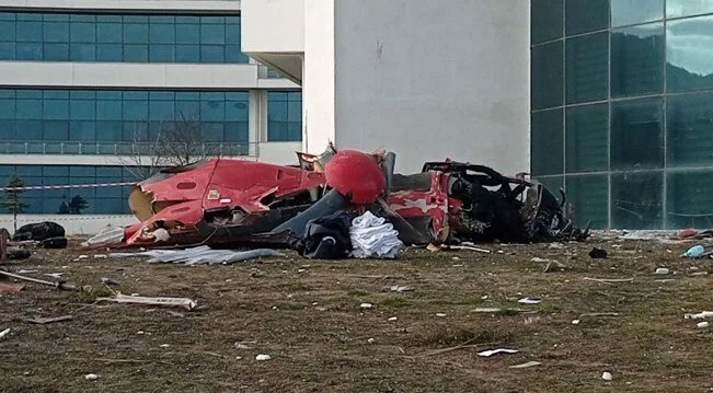 Sağlık Bakanlığı’ndan düşen ambulans helikopterle ilgili açıklama Sağlık Bakanlığı’ndan düşen ambulans helikopterle ilgili açıklama