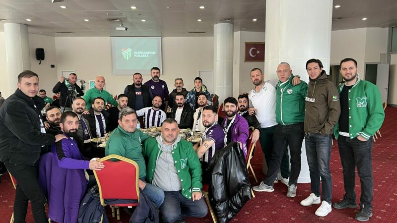 Bursaspor-Artvin Hopaspor maçı öncesi şehirde dostluk rüzgarı Bursaspor taraftar grubu Teksas, bugün oynanacak Artvin Hopaspor maçı öncesi