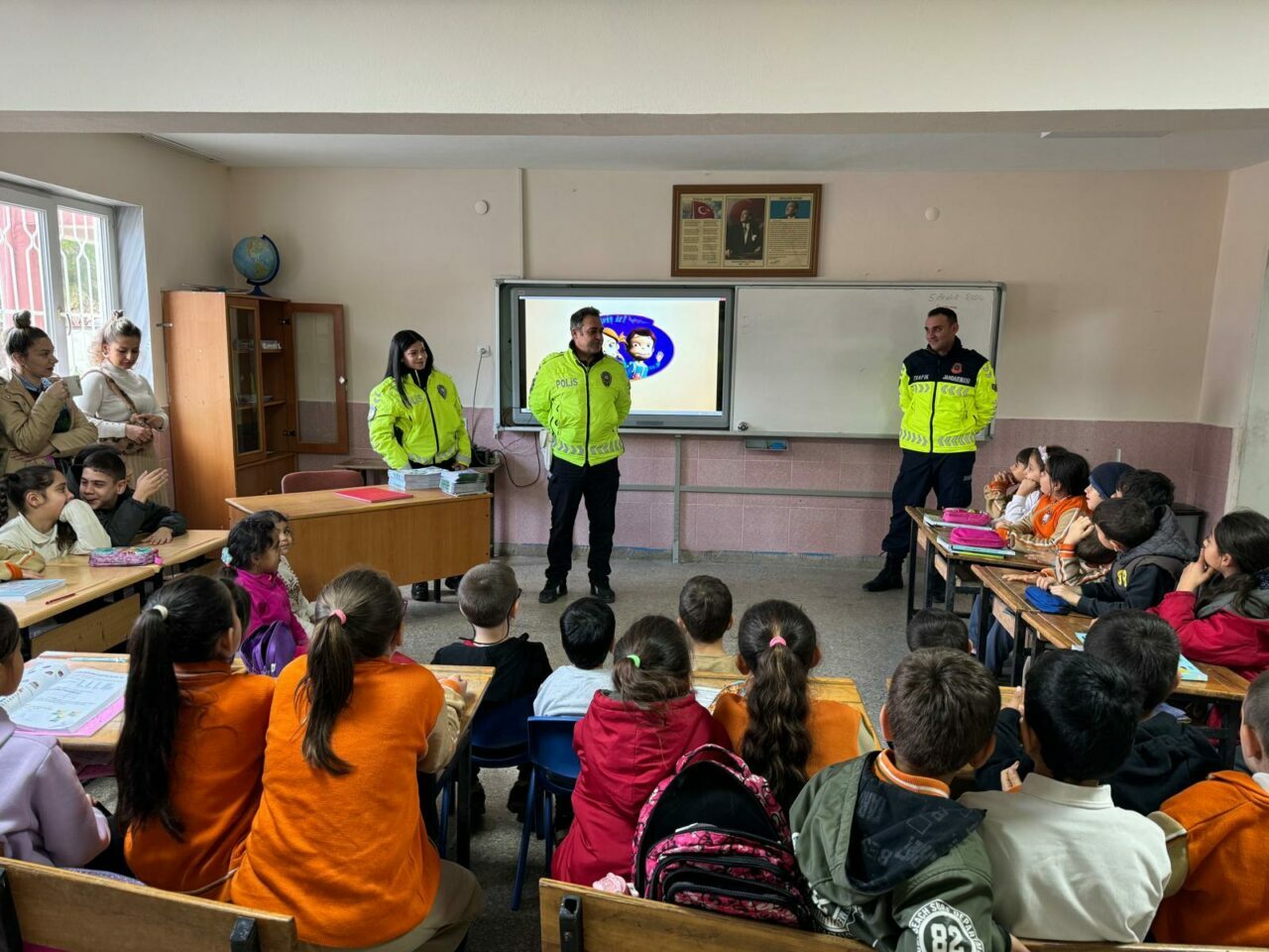 Karacabey’de öğrencilere trafik semineri