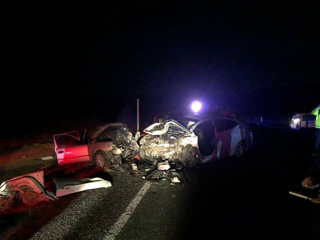 Katliam gibi kaza: 4 ölü, 2 yaralı Katliam gibi kaza: 4 ölü, 2 yaralı