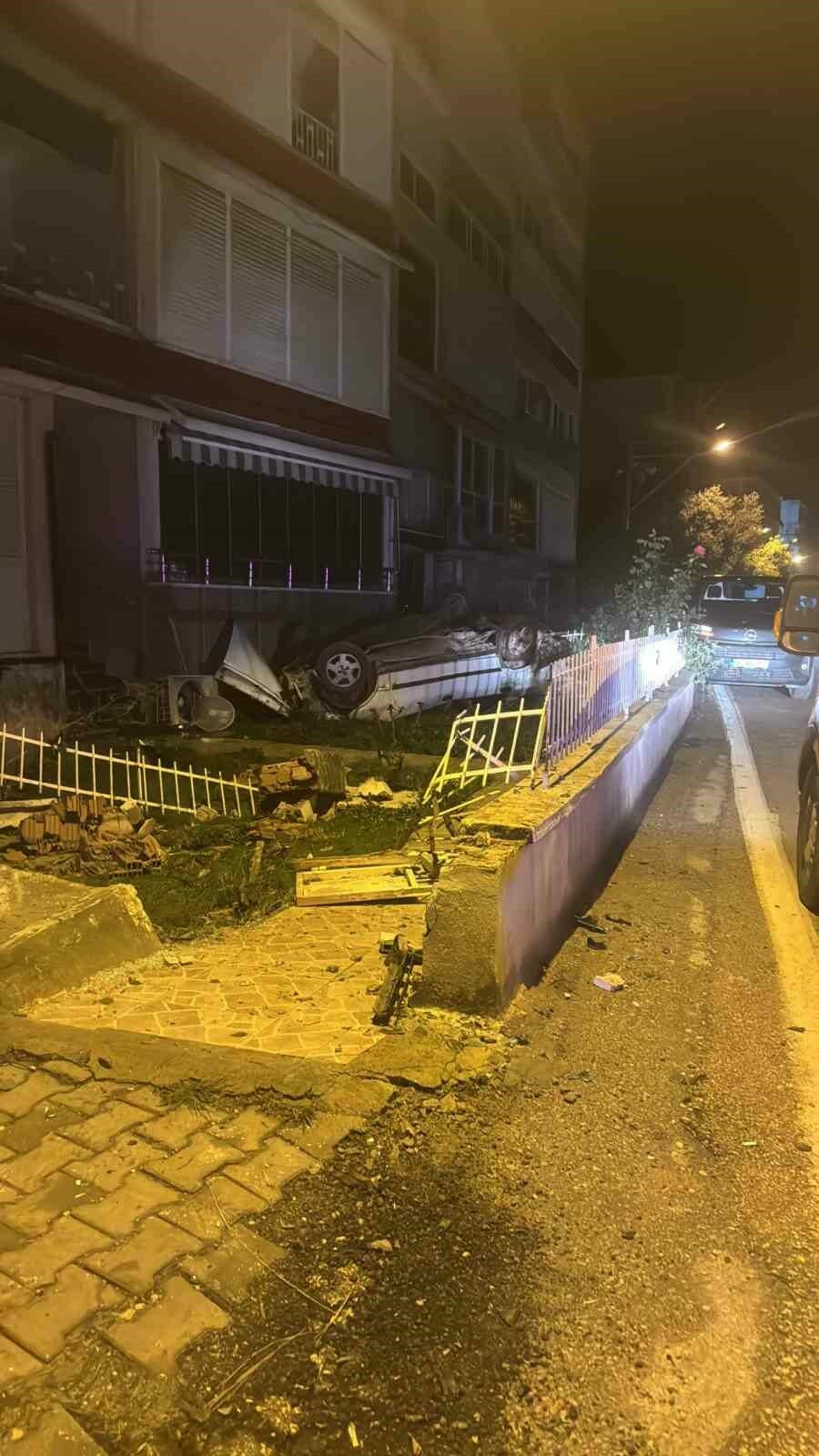 Bursa’da feci kaza: Sitenin duvarı aşıp takla attı