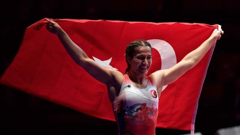 Milli sporcuya büyük gurur! Dünyanın en iyi kadın güreşçisi oldu Milli sporcu Buse Tosun Çavuşoğlu, 2024 yılının en iyi kadın