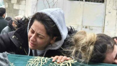 Patlamada ölen kadın toprağa verildi, aileyi Bakan Memişoğlu teselli etti