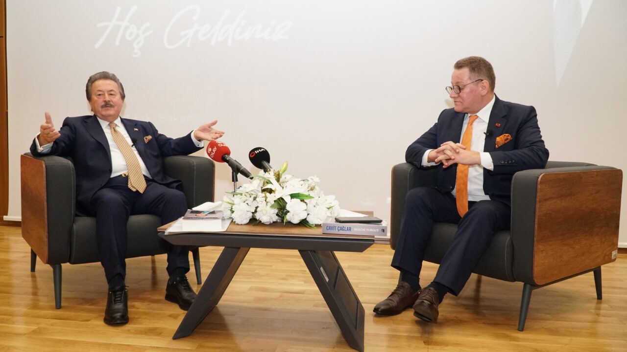 Krizleri çözen Cavit Çağlar’dan Ortadoğu uyarısı Krizleri çözen Cavit Çağlar’dan Ortadoğu uyarısı