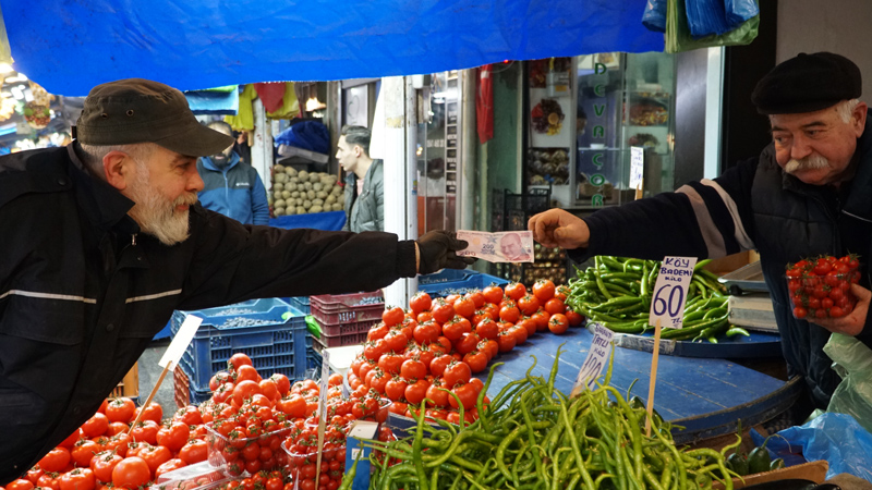 İşte TL’nin geldiği durum! 200 lira pul oldu