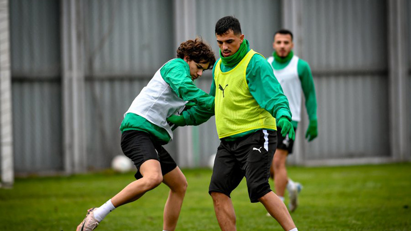 Bursaspor harıl harıl çalışıyor