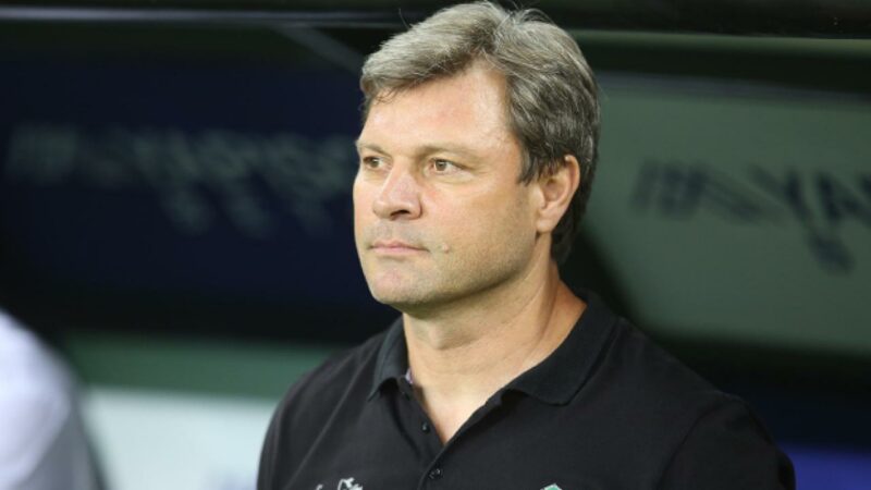 Kocaelispor Teknik Direktörü Ertuğrul Sağlam, sosyal medya hesabından görevi bıraktığını
