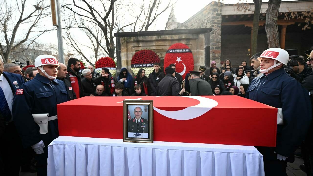 Şehit Tuğgeneral Baydilli’ye son görev Şehit Tuğgeneral Baydilli’ye son görev