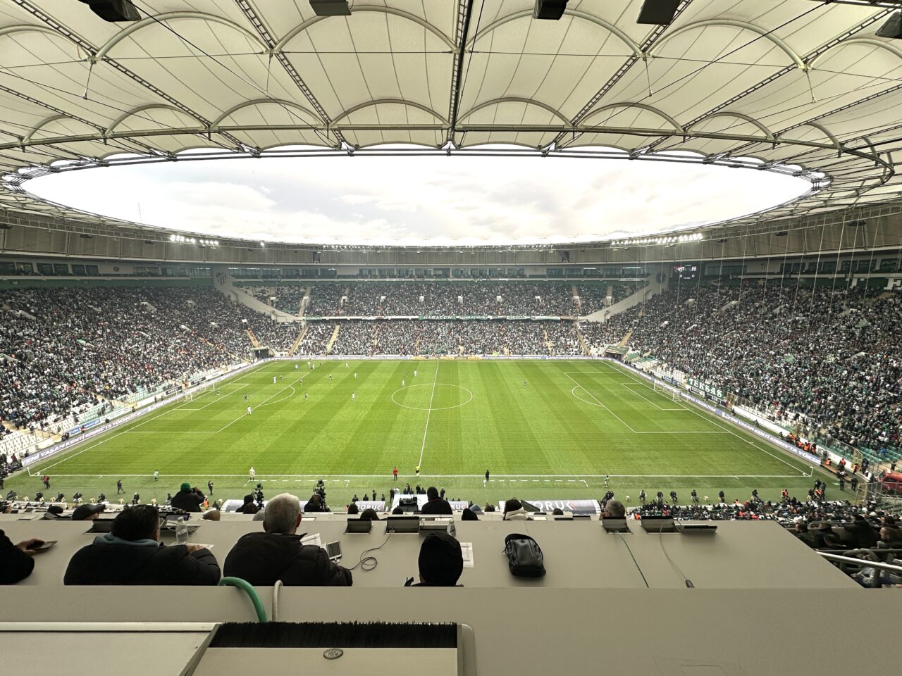 Bursa’nın stadına seyyar değil konforlu bir mekan yakışır!