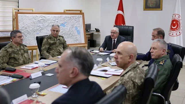 Yaşar Güler ve komutanlar Suriye sınırında Yaşar Güler ve komutanlar Suriye sınırında