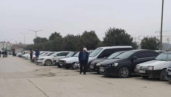 Araba pazarlarında Suriye yoğunluğu: Piyasanın altında satıyorlar Araba pazarlarında Suriye yoğunluğu: Piyasanın altında satıyorlar