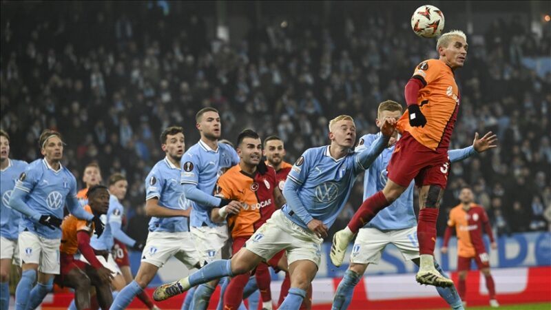 Galatasaray, İsveç ekibi Malmö ile 2-2 berabere kaldığı 6. karşılaşmasının