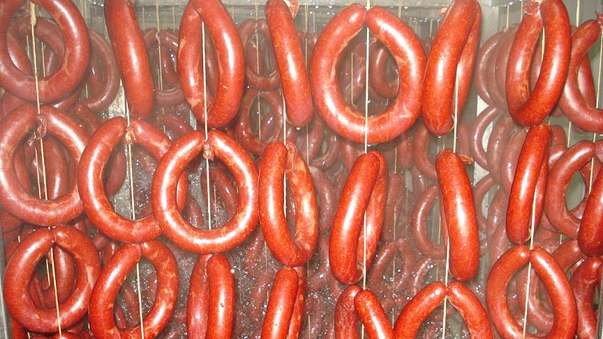 Bakanlık listeyi güncelledi! Sucuk ve kaburgada domuz eti