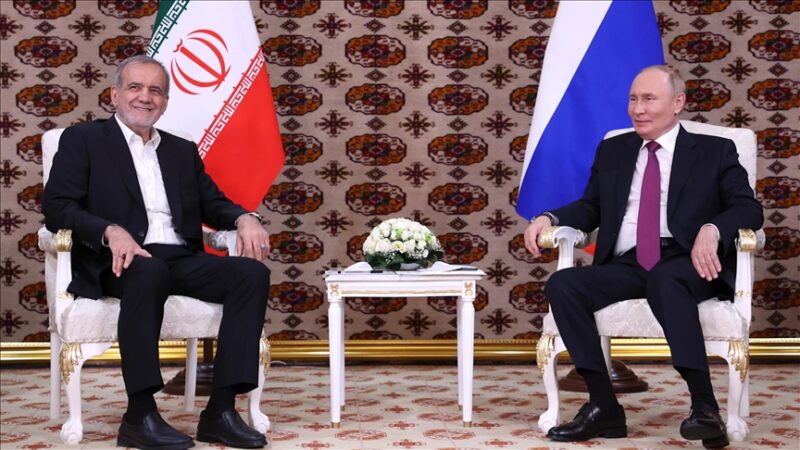 Rusya Devlet Başkanı Vladimir Putin, İran Cumhurbaşkanı Mesud Pezeşkiyan, Suriye'deki