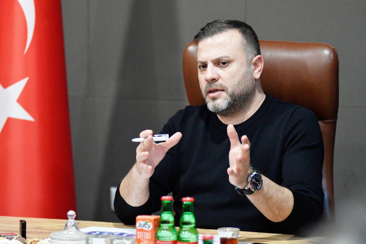 2.Lig’deki Bursa ekibinin başkanı açıkladı; ‘Transfer tahtamız kapalı’