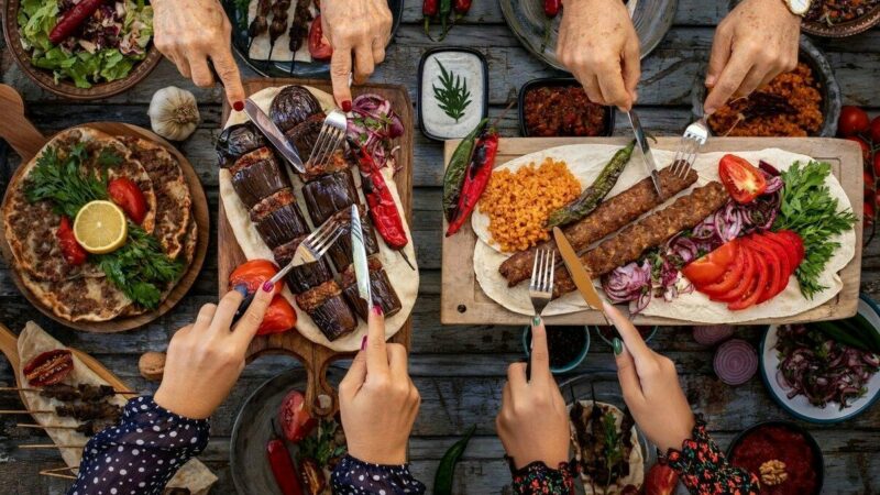 TasteAtlas, Türkiye'nin en sevilen geleneksel yemeklerini sıralayarak, Türk mutfağının ne