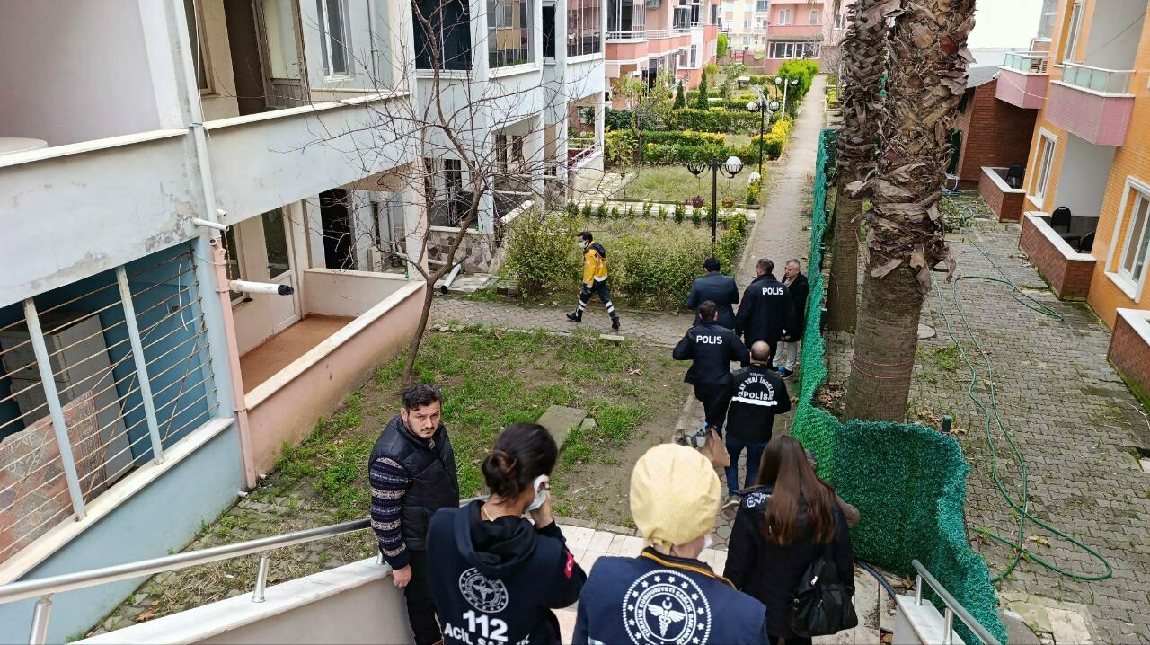 Yalnız yaşadığı evinde ölü bulundu Yalnız yaşadığı evinde ölü bulundu