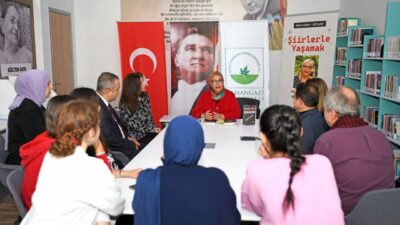 Osmangazi Belediyesi’nin kültür ve sanat etkinlikleri kapsamında düzenlediği söyleşi ve