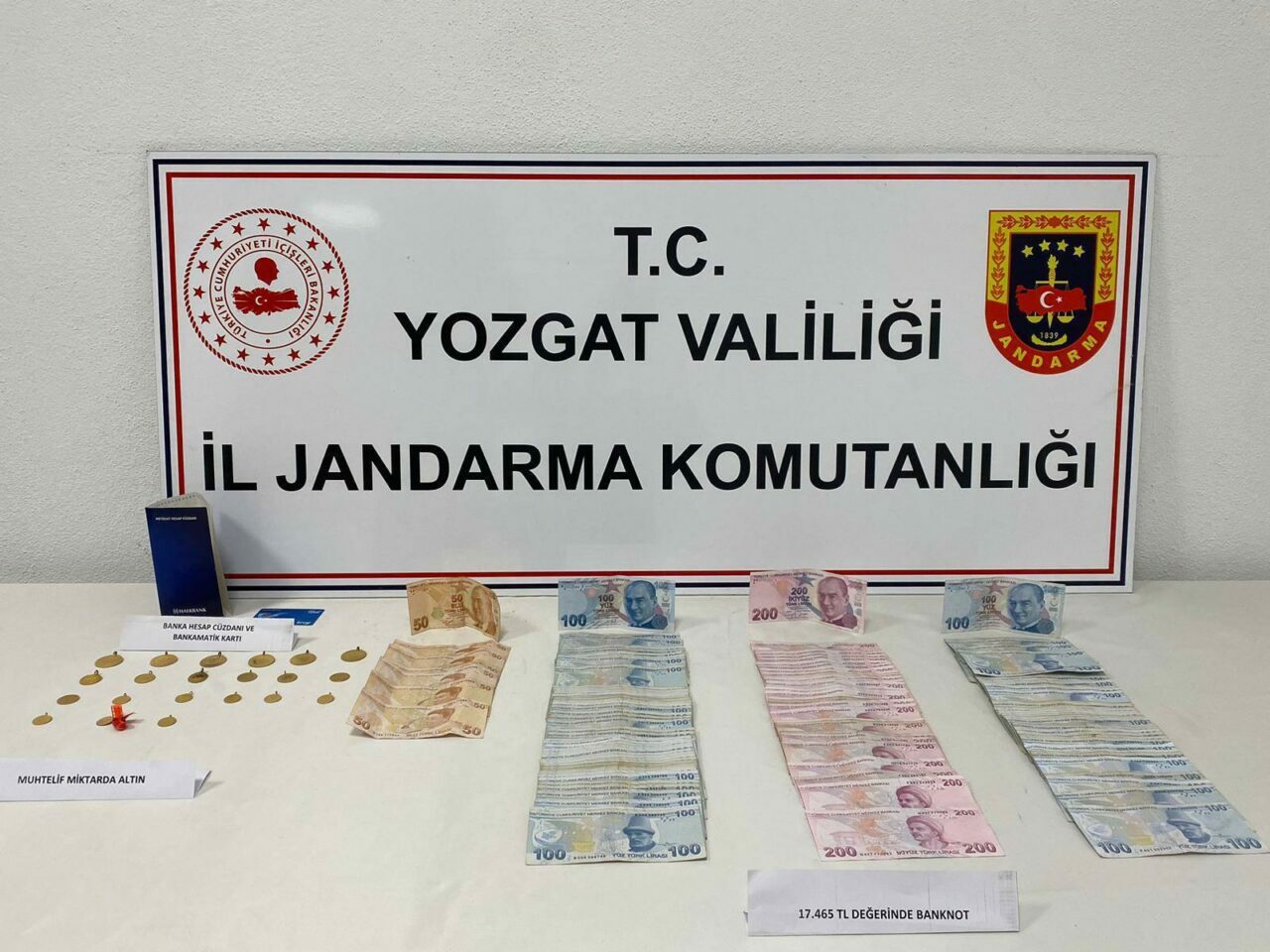 Yozgat’ta bir evden altın ve para çalan zanlı yakalandı Yozgat’ta bir evden altın ve para çalan zanlı yakalandı
