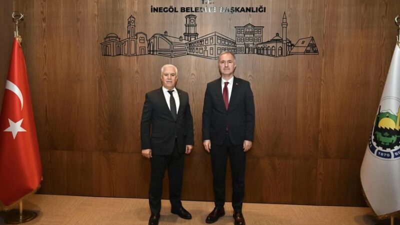 Bursa Büyükşehir Belediye Başkanı Mustafa Bozbey, İnegöl Belediye Başkanı Alper